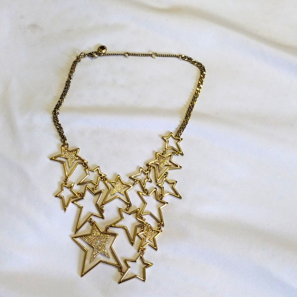 Statement star necklace